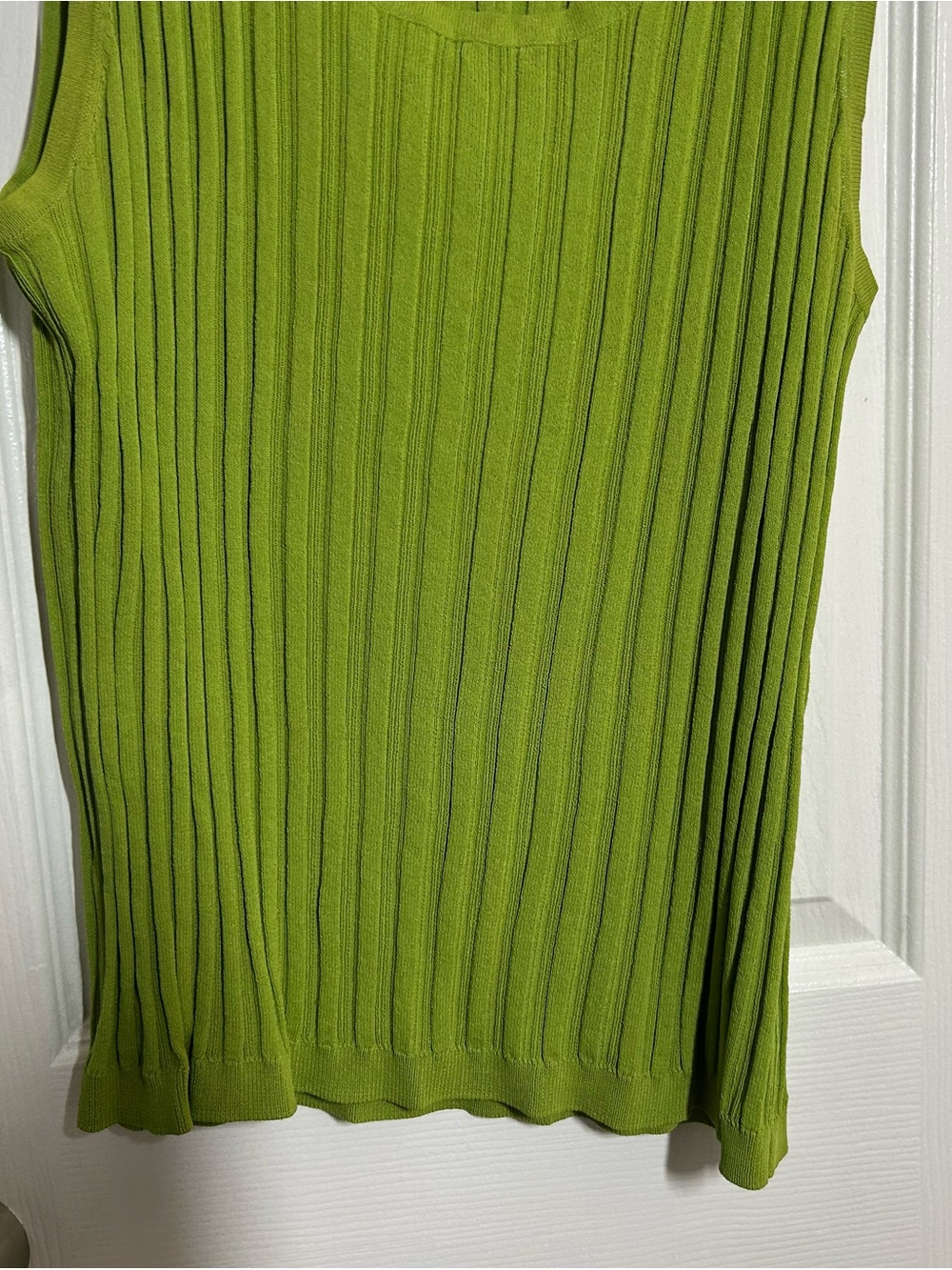 Chico’s Size 3 Lime Green Ribbed Knit Tank Top Sleeveless Stretch Scoop Neck - Picture 9 of 9